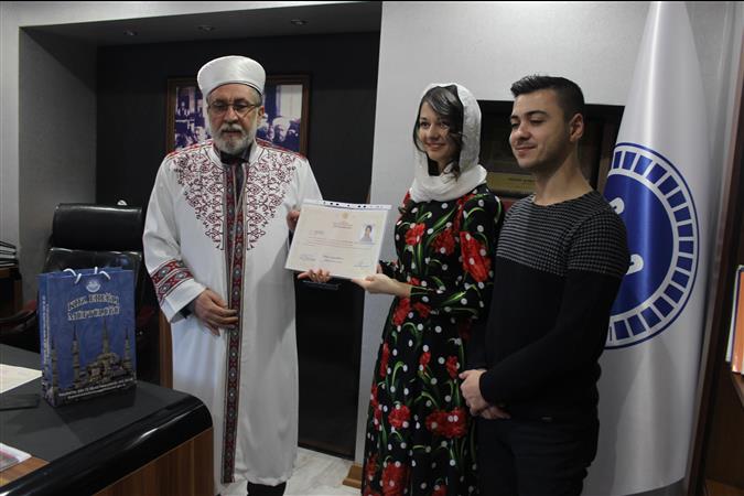 Ukraynalı İnna Bezborodova Müslüman oldu