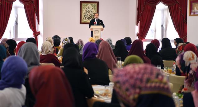 Başkan Görmez, Uluslararası İlahiyat Fakültesi öğrencileri ile buluştu