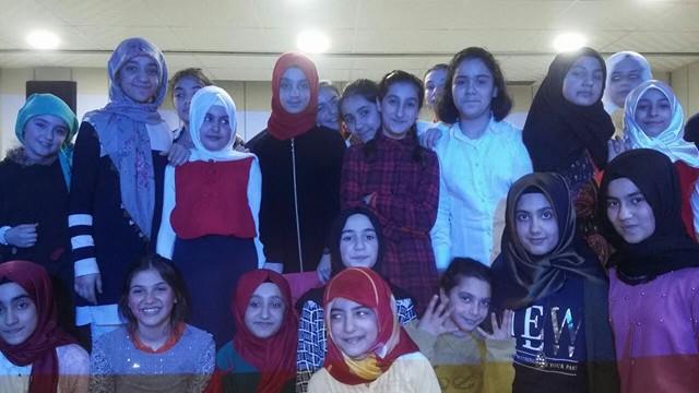 Öğrencilerden Halep Halkına Destek