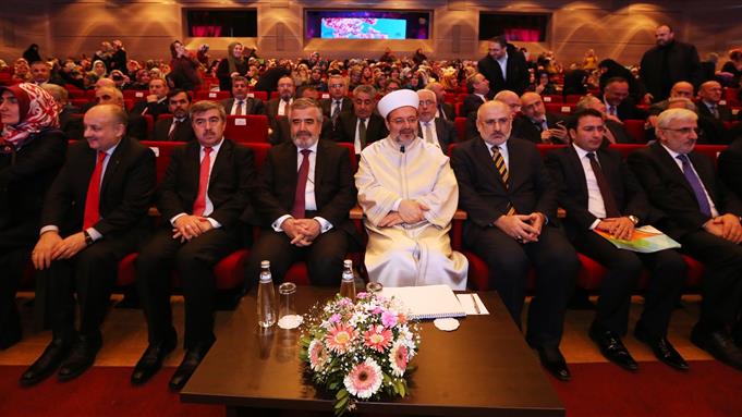 Diyanet İşleri Başkanı İstanbul'da 8.000 Din Gönüllüsü İle Bir Araya Geldi