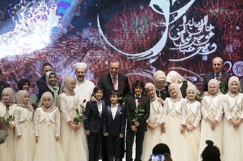 Cumhurbaşkanı Erdoğan İstanbul’da Kutlu Doğum Haftası, programına katıldı