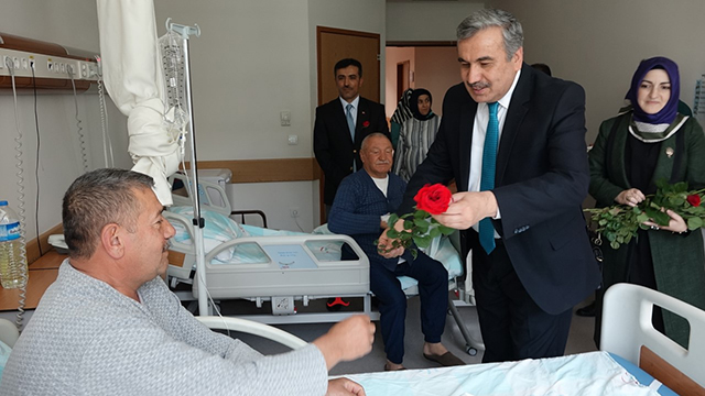 Kutlu Doğum’da Hastalar Unutulmadı