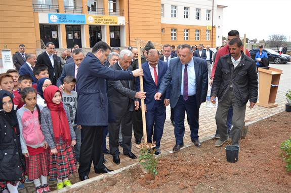 Kırıkkale Keskin İlçesinde Kutlu Doğum Haftasında 571 Gülfidanı Dikimi Yapıldı.