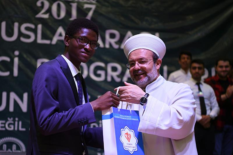 Görmez, Konya’da Uluslararası İlahiyat mezuniyet törenine katıldı