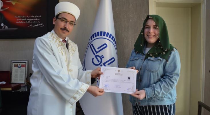 Alanna İslamiyeti seçti