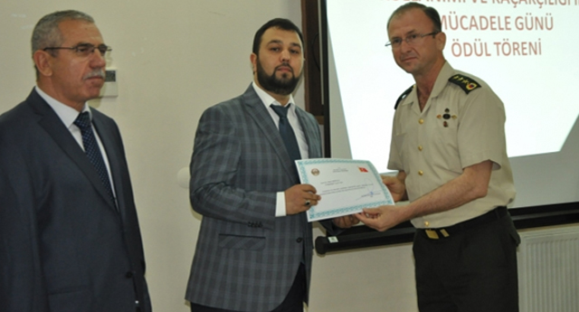Cezaevi vaizi kendini uyuşturucuyla mücadeleye adadı