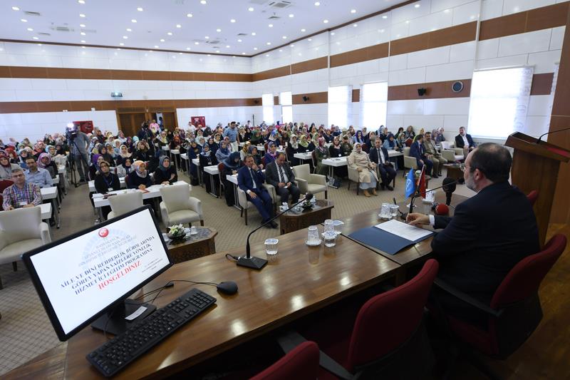 Aile ve Dini Rehberlik Merkezi Görvlilerine Seminer