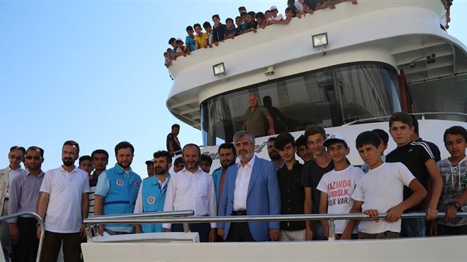 Hakkarili ve Mardinli Çocuklar Boğaz Turuna Katıldı