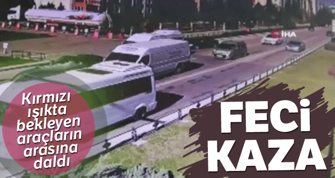 Kırmızı ışıkta bekleyen araçların arasına daldı! 15 yaralı