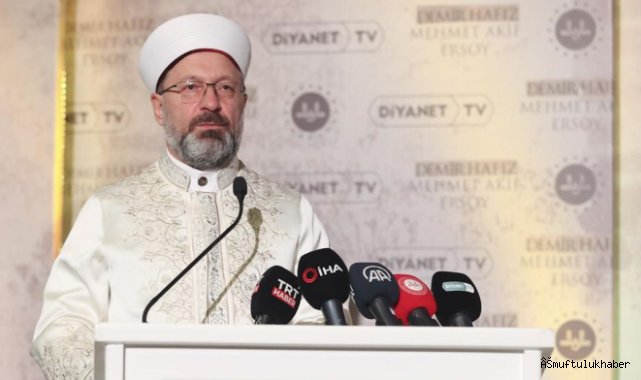 ERBAŞ,Demir Hafız Mehmet Akif Ersoy" belgeselinin tanıtım gecesine katıldı.