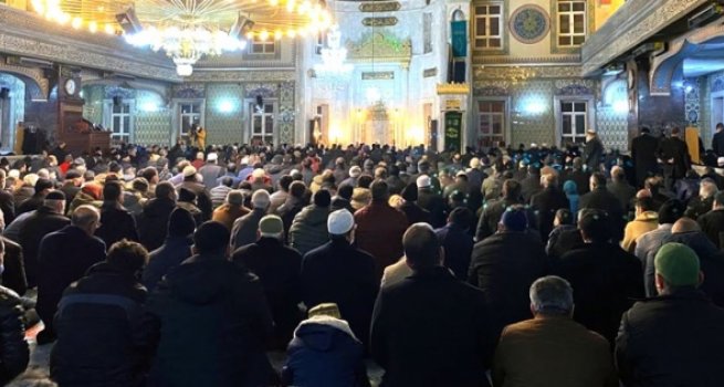 2022 yılının ilk sabah namazında camiler doldu, taştı
