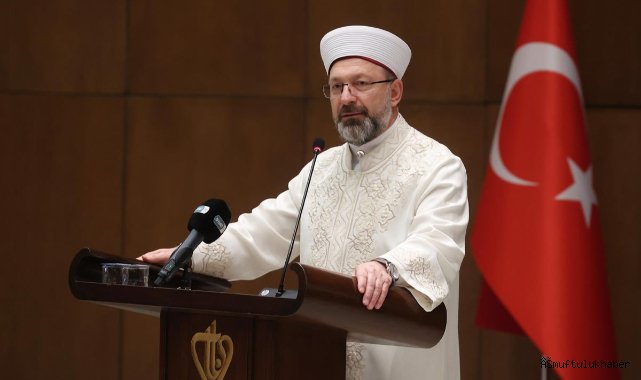  Erbaş, “TRT Kur’an Okuyucuları Semineri” kapanış programına katıldı.