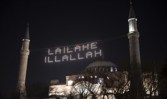 Ayasofya'da 88 yıl aradan sonra ilk teravih namazı