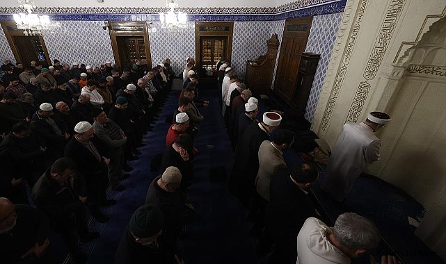 Ramazan ayının ilk teravih namazı kılındı