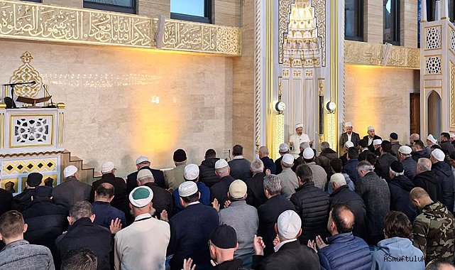 90 bin camide şehitler ve mazlumlar için dualar edildi