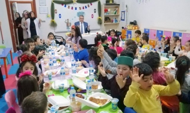 4-6 yaş Kur'an kursu öğrencileri iftarda buluştu