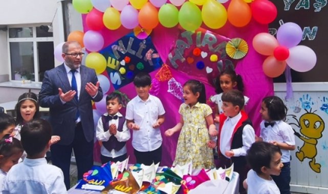 4-6 yaş Kur'an kursu öğrencileri karne heyecanı yaşadı