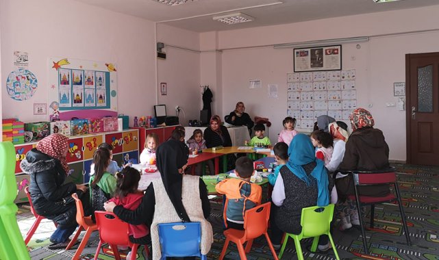 4-6 yaş öğrenci velilerine eğitim semineri verildi