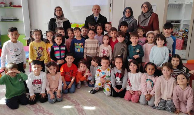 4-6 yaş öğrencileri oyuncaklarını depremzede kardeşleriyle paylaştı