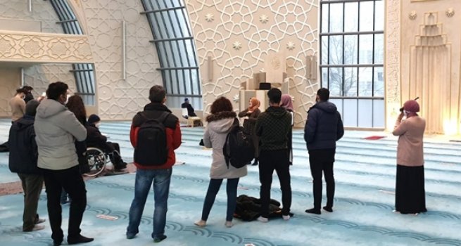 Almanya'da "Dünya Engelliler Günü" nedeniyle “Engelsiz Cami Rehberliği” etkinliği düzenlendi