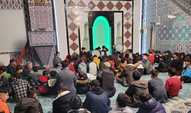 Adıyaman'da gençler cami atmosferinde buluşuyor