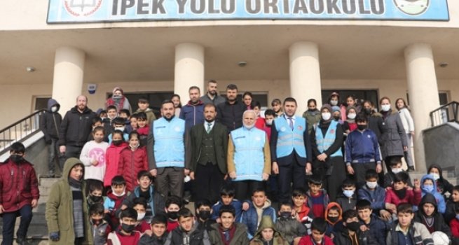 Ağrı'da 'Gönül Kütüphanesi' kuruldu
