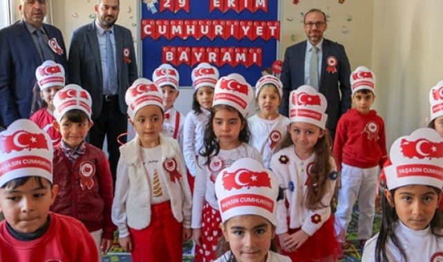 Ağrılı miniklerden 29 Ekim etkinliği