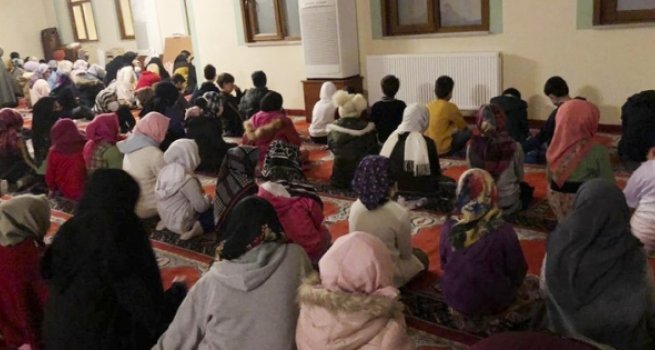 Ailece sabah namazında buluştular