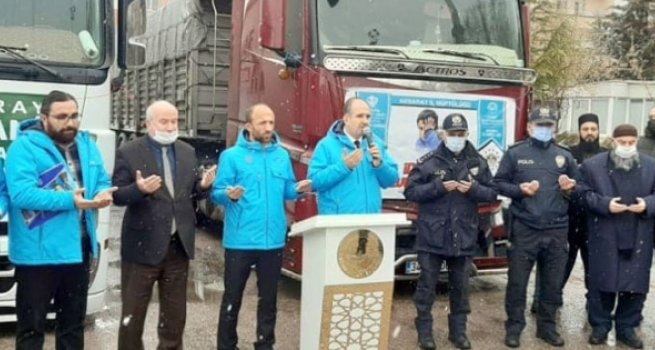 Aksaray’dan iyilik dolu 8 tır yola çıktı
