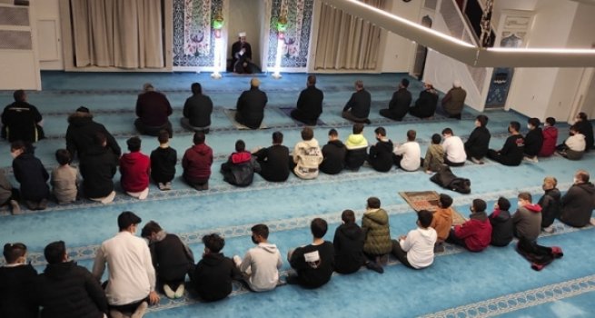 Alaçatılı gençler huzurda buluştu