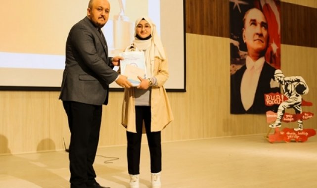 Altınyayla'da dereceye giren öğrenciler ödüllendirdi