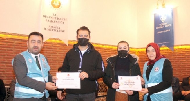 Amasya’da ‘Evliliğe İlk Adım’ atanlara müftülükten hediye