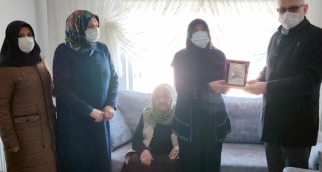 Arsasını Türkiye Diyanet Vakfı'na bağışladı