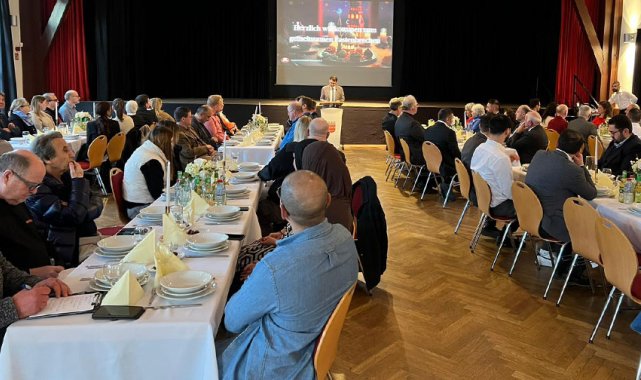 Bergneustadt DİTİB Camii'nde iftar sevinci