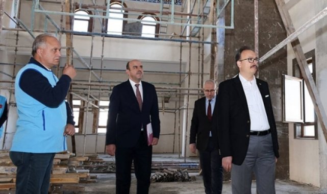 Bilecik Valisi Kızılkaya, Ertuğrulgazi Camii inşaatında incelemelerde bulundu