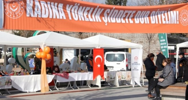Bolu'da kadına yönelik şiddete karşı mücadele standı 