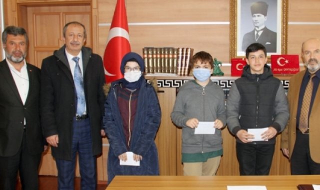 Bolu'da dereceye giren öğrenciler ödüllendirildi