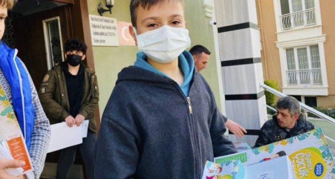 Çocuklara Diyanet Çocuk Takvimi hediye edildi