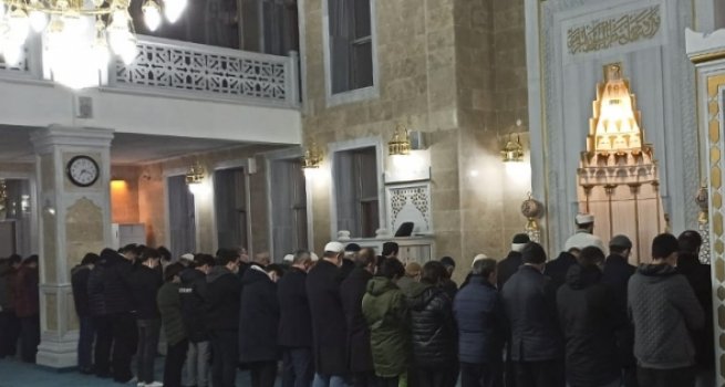 Çorum'da gençler sabah namazında buluştu
