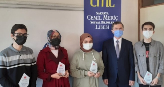 Dereceye giren öğrenciler ödüllendirildi