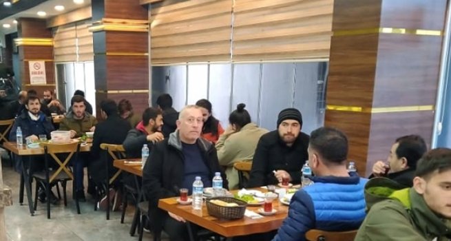 Din görevlileri öğrencilerle sabah namazında buluşuyor