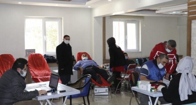 Din görevlilerinden kan bağışı