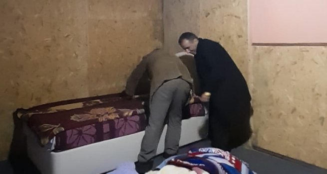 Din görevlisi gönüllere dokunuyor