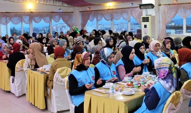 Diyanet Gençlik birlikte iftar yaptı