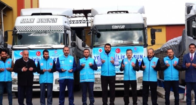Diyarbakır'dan İdlib'e 6 tır insani yardım gönderildi