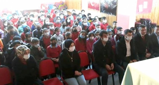 Espiye'de 'Öğretmenler Günü' konferansı