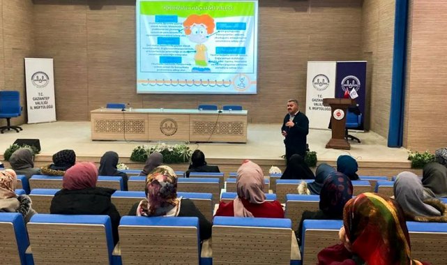 Gaziantep'te 4-6 yaş Kur’an kursu öğreticilerine seminer