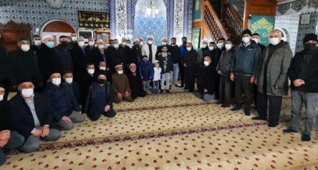 Gaziosmanpaşa’da aileler camide buluştu