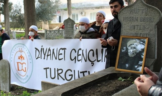 Gençlerden Milli Mücadele dönemi müftüsü Hasan Basri Mutlu’ya vefa