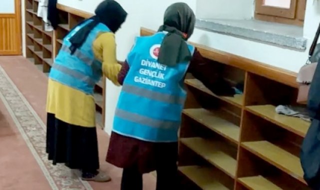Gençlerden örnek davranış "Temiz Gençler, Temiz Camiler"